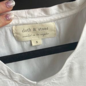 Linen cloth & stone tee